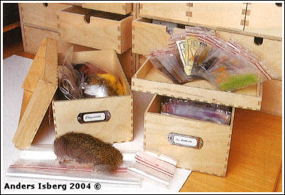 Bild på flugbindningsinredning, foto av Anders Isberg 2004 (C