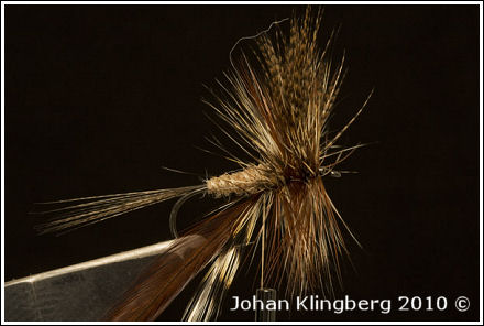 Mönsterbeskrivning March Brown, bindmoment 7.